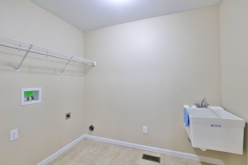 1282 Fieldhurst Ct, Florence KY  41042-8416 exterior