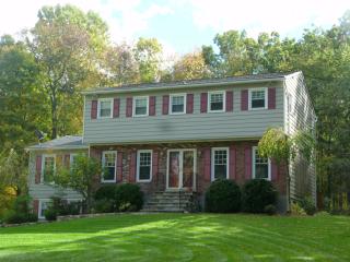 15 Devonshire Dr, Danbury, CT 06811-5101