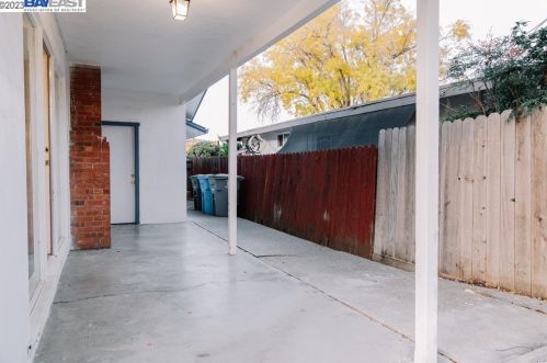 233 Monte Vista Ave, Vacaville CA  95688-3842 exterior