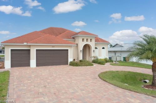 2529 38th St, Cape Coral, FL 33914-4808