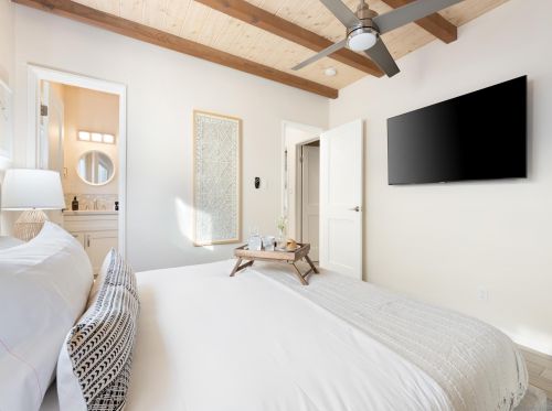 824 Anacapa Ct, San Diego CA  92109-8203 exterior