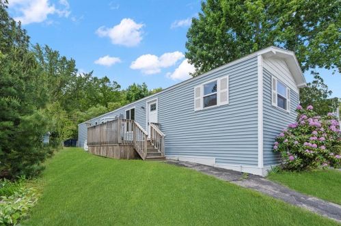 19 Cantaberry Ln, Coventry RI  02816-6903 exterior