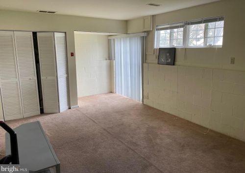 235 Northdown Dr, Dover DE  19904-9745 exterior