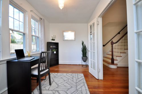 30 Ellsworth Rd, Hartford, CT 06107-2707