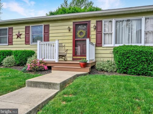 97 Marion Ter, Ephrata, PA 17522-2174