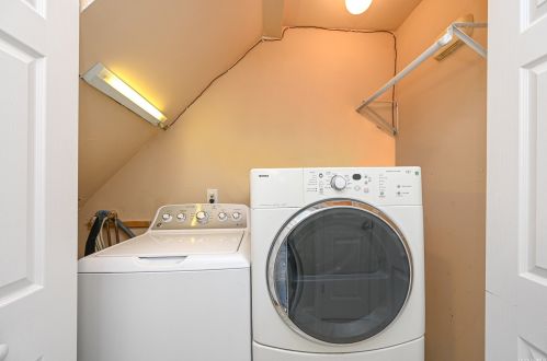 95 Midway St, Babylon NY  11702-4311 exterior