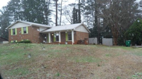 965 Hearthstone Dr, Stone Mountain, GA 30083-2519