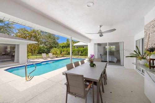 740 Orchid Dr, Naples FL  34102-5015 exterior