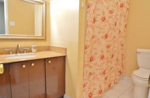 9 Crawford Rd, Greystone Park NJ  07950-3009 exterior