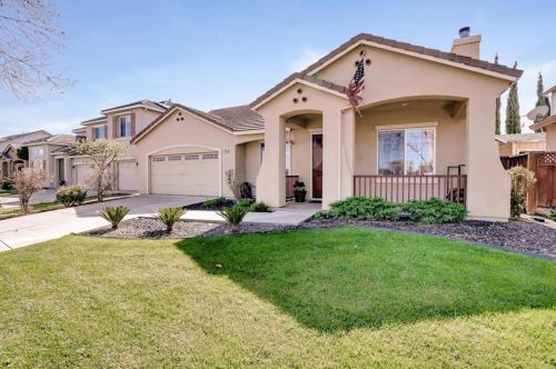 1246 Walnut Creek Dr, Newman, CA 95360-2732