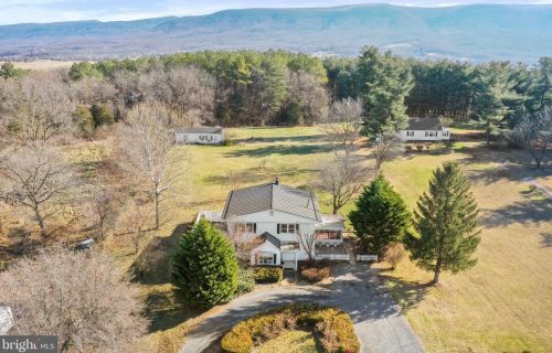 13070 Old Valley Pike, Edinburg VA  22824-3144 exterior