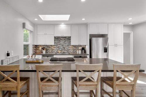 1455 Chalcedony St, San Diego CA 92109-2126 exterior