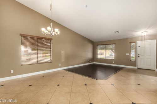 8356 Berridge Ln, Glendale AZ  85305-2555 exterior