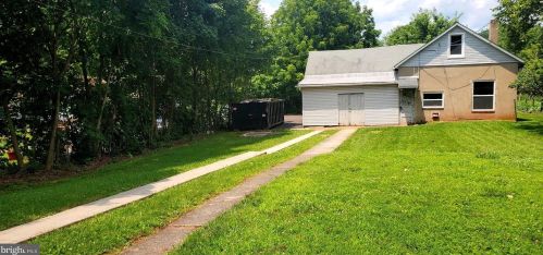 265 Maple Ave, Harleysville PA  19438-1742 exterior