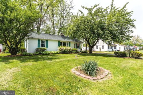 1035 Thrush Ln, Norristown, PA 19403-2219