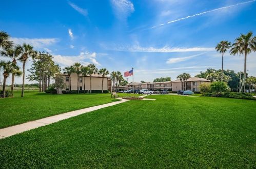 105 Camille Ct, Oldsmar FL  34677-2232 exterior