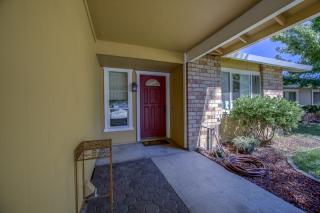 2661 Yuma Cir, Sacramento, CA 95827-1047