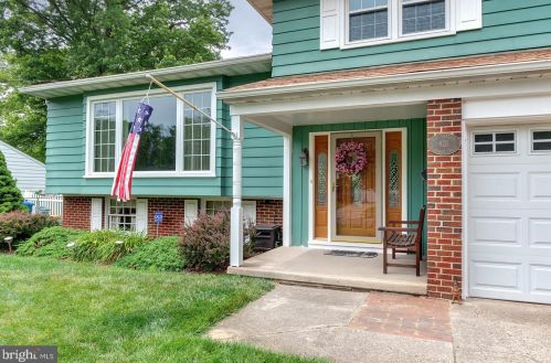 831 Windsor Dr, Riverton, NJ 08077-3743
