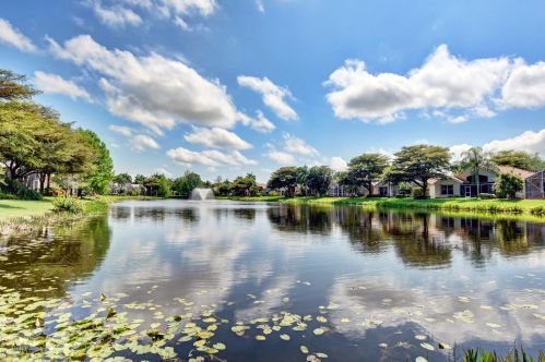 10081 Diamond Lake Dr, Boynton Beach, FL 33437-5532