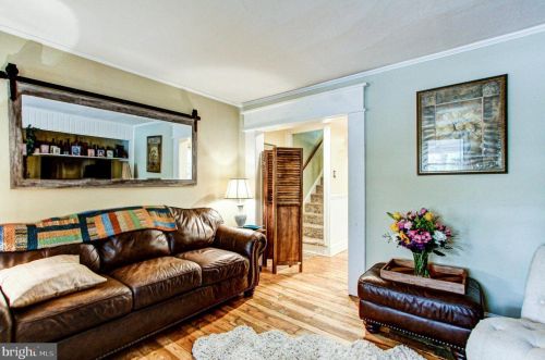 189 Oakland Ave, Gardenville PA  18901-4646 exterior