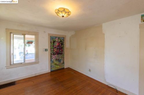 1735 Liberty St, Richmond CA  94530-1912 exterior
