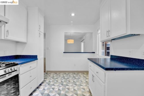 16032 Via Descanso, San Lorenzo CA  94580-2412 exterior
