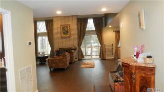 182 Gannet Ct, North Hills NY  11030-4011 exterior