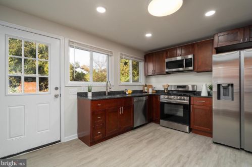 6916 Arlington Blvd, Falls Church VA  22042-1937 exterior