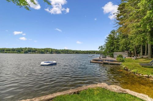 44 Roberts Cove Rd, Wakefield NH  03872-4741 exterior