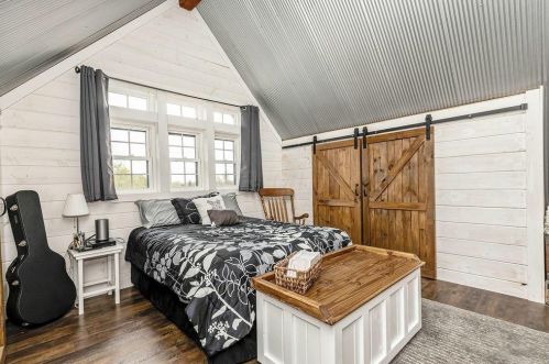 17978 Nashport Rd, Nashport OH  43830-4601 exterior