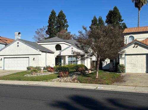 9005 Old Creek Dr, Elk Grove, CA 95758-5407