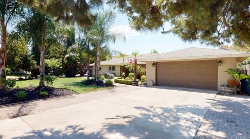 2308 Sunset Ave, Madera CA  93637-2711 exterior