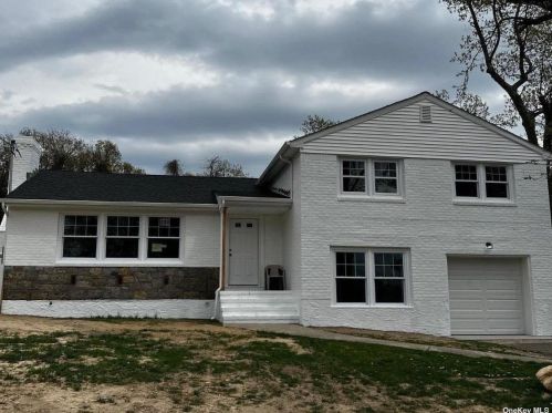 121 Main St, San Remo NY  11754-3810 exterior