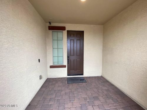 5016 81st Ave, Glendale, AZ 85303-5526