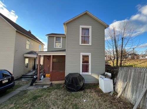 339 Freeport Rd, New Kensington, PA 15068-5424