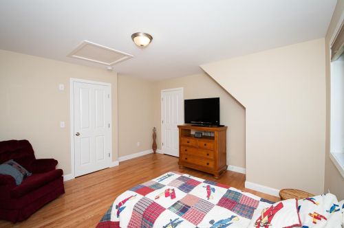 8 Evans Ave, Plaistow NH  03865-2909 exterior