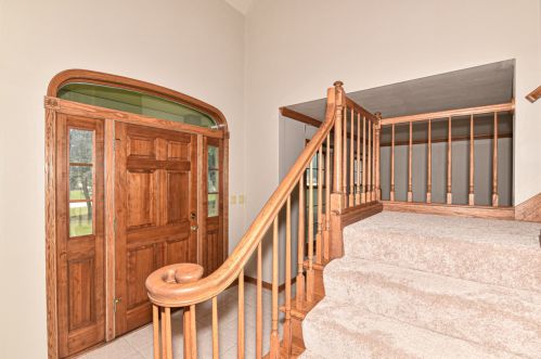 8832 Bennington Ct, Thiensville, WI 53097-3441
