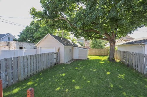 7316 38 Ave, Kenosha WI 53142-1913 exterior