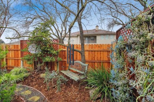 9959 Ferragamo Way, Elk Grove CA  95757-3037 exterior