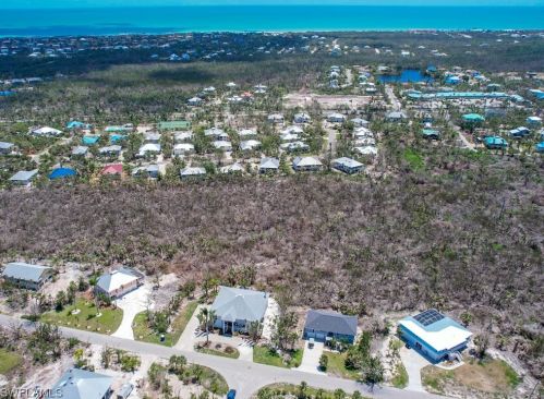 1724 Bunting Ln, Sanibel FL  33957-4226 exterior