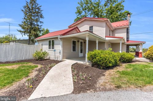 1 Naugle Rd, Lees Cross Roads, PA 17257-9608