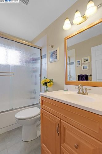 1220 Hillcrest Ave, Livermore CA  94550-4923 exterior