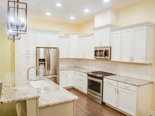 5745 River Bluff Dr, New Port Richey, FL 34652-3759