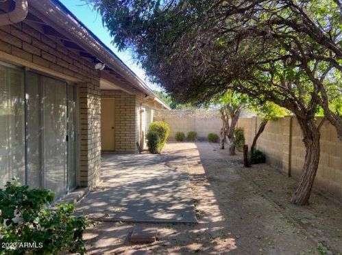 7518 10th Pl, Phoenix, AZ 85020-4109