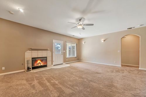 1656 Sierra Creek Dr, Manteca CA  95336-8652 exterior