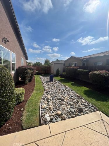2363 Pinehurst Ave, Fresno CA  93730-5950 exterior