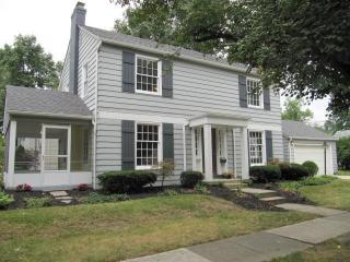 261 Stanwood Rd, Columbus, OH 43209-1504