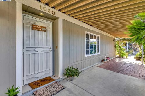 4271 1st St, San Jose CA  95134-1256 exterior