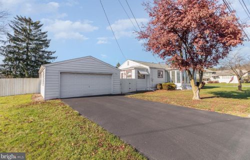 333 R St, Harrisburg, PA 17113-3058