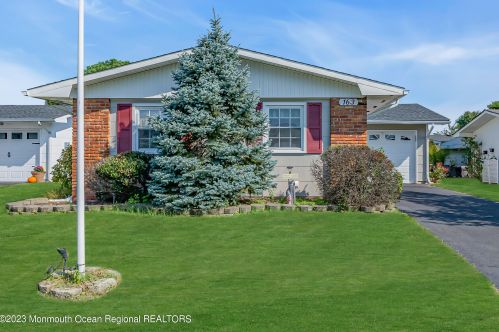 163 Blake Cir, Bricktown, NJ 08724-2472